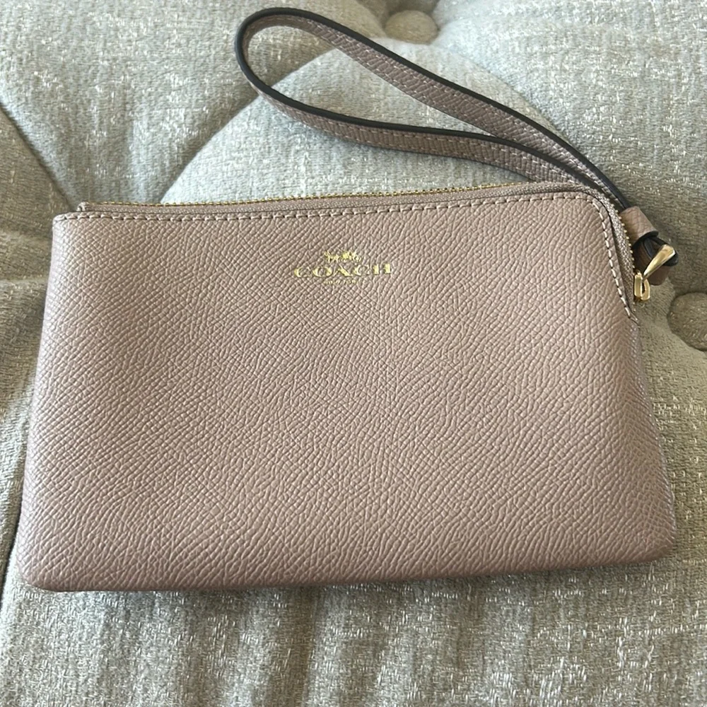 Coach wristlet 4 inches tall x 6 1/2 wide